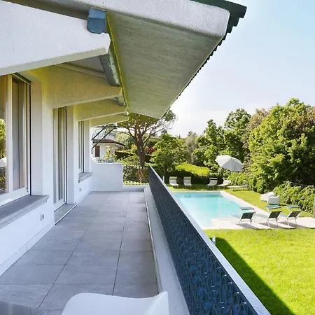 فيلة Sarah 102 Emma ريتشيوني