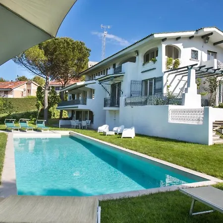 Villa Sarah 102 Emma Riccione