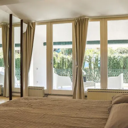 Villa Sarah 102 Emma Riccione