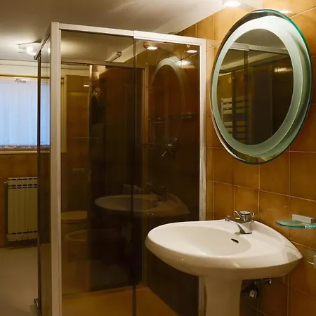 Sarah 102 Emma Riccione