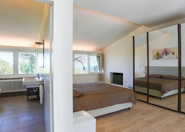 Sarah 102 Emma فيلة *